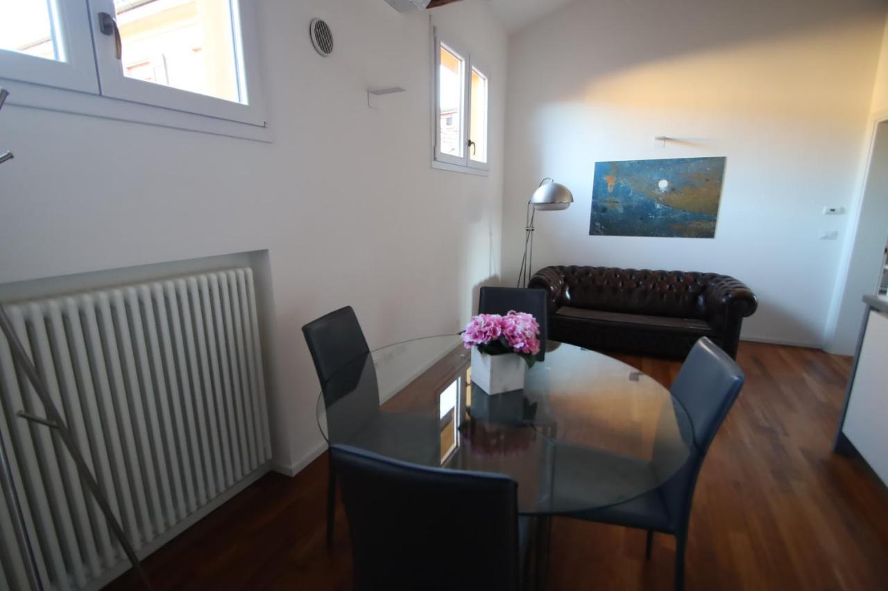 Charme Appartamento Immerso Tra Le Mura Bolognesi Екстериор снимка